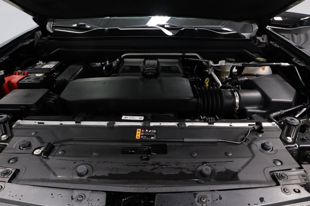 Used 2024 Chevrolet Colorado ZR2 w/ ZR2 Convenience Package III image 13