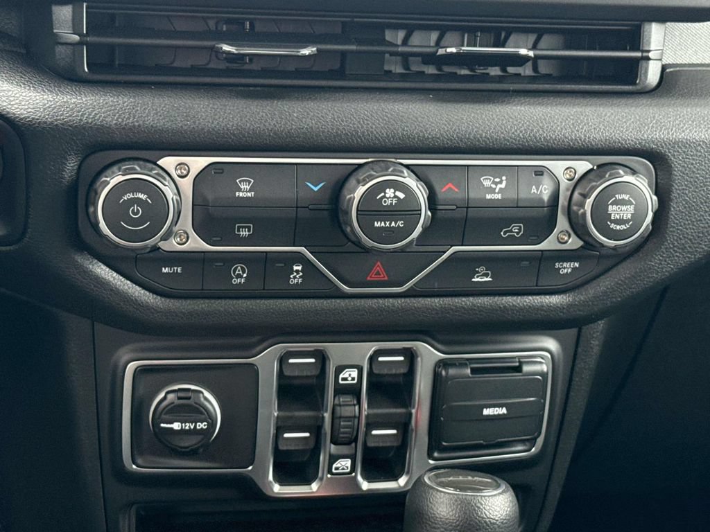 New 2026 Jeep Gladiator Sport AWD/4WD image 18