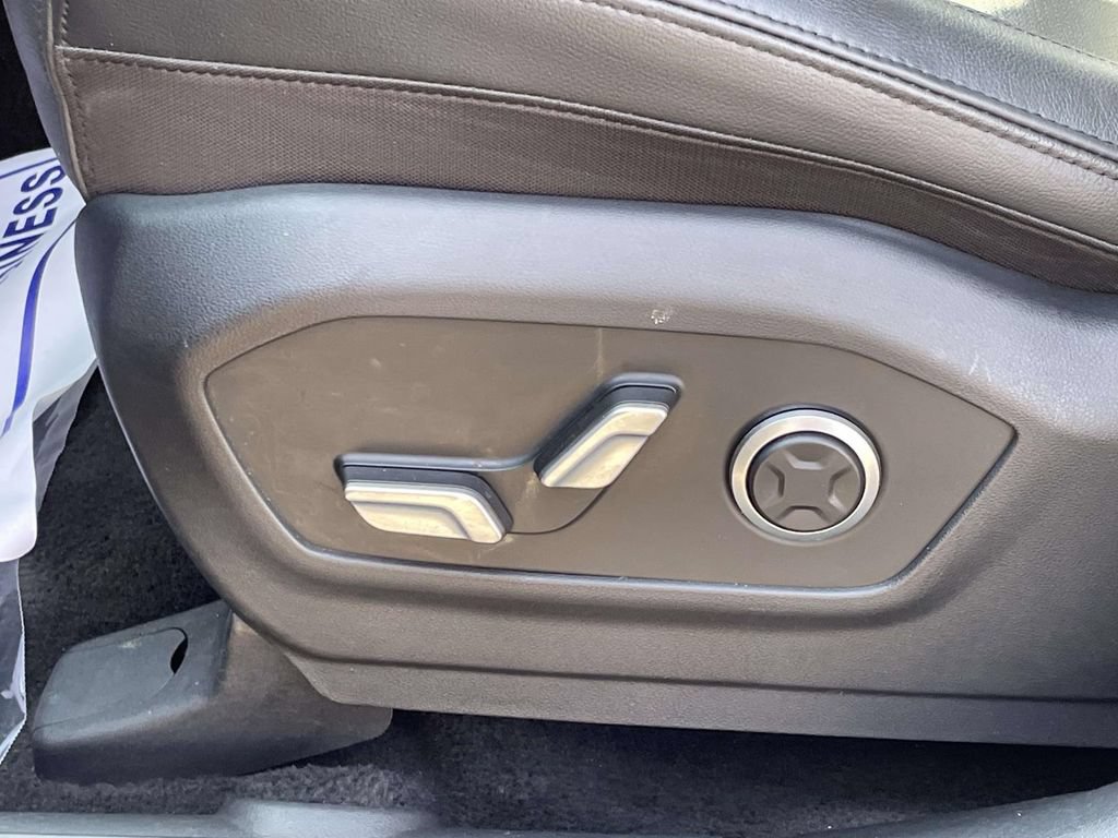 Certified 2025 Hyundai Santa Fe Limited FWD image 18
