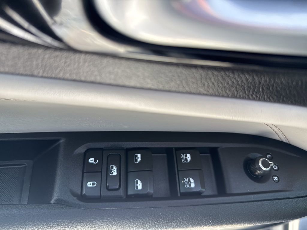 Used 2023 Jeep Compass Limited image 22