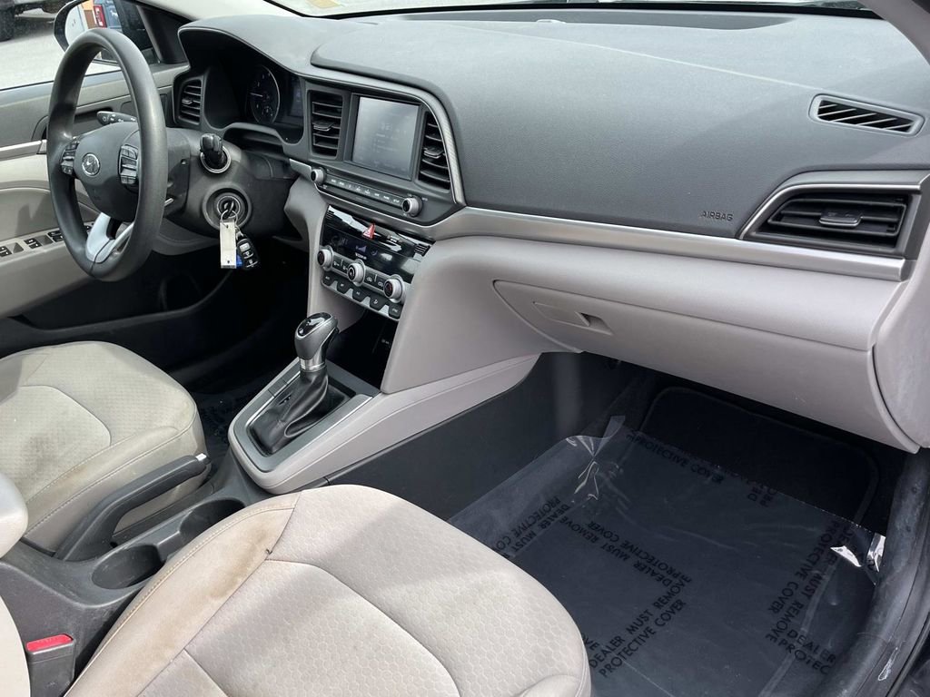 Used 2020 Hyundai Elantra SEL image 19