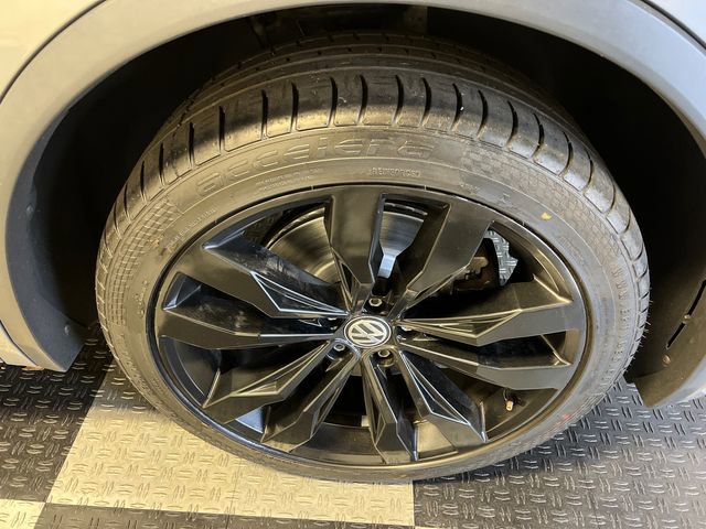 Used 2021 Volkswagen Tiguan SE R-Line image 9
