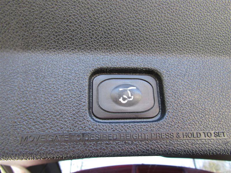 Used 2017 Ford Explorer Platinum image 50