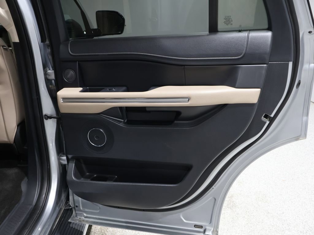 Used 2023 Ford Expedition Limited image 21