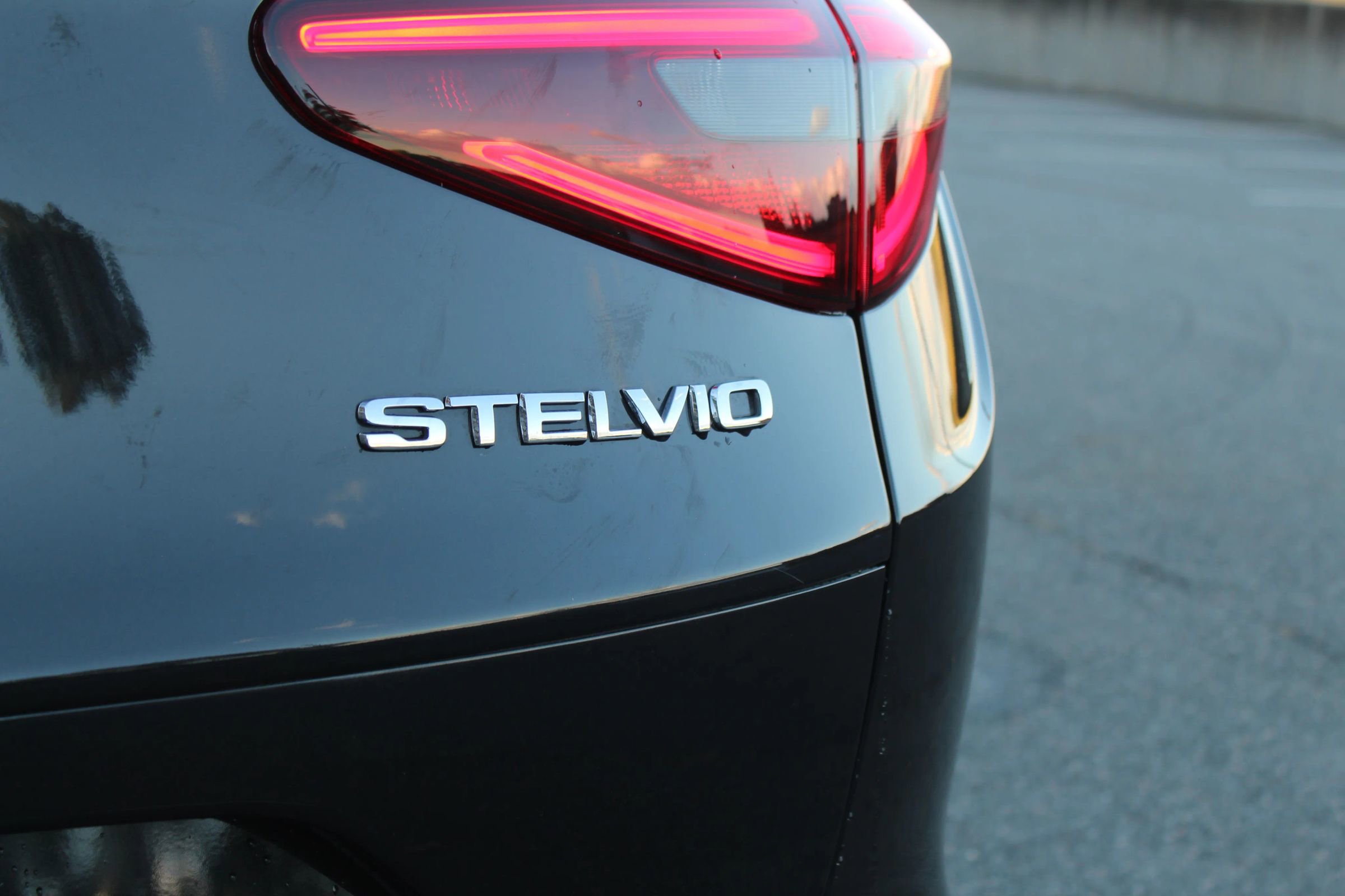 Used 2018 Alfa Romeo Stelvio Ti Sport image 45