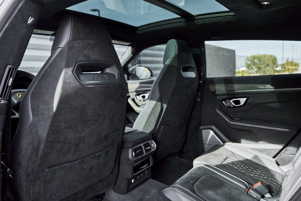 Used 2024 Lamborghini Urus Performante AWD/4WD image 44
