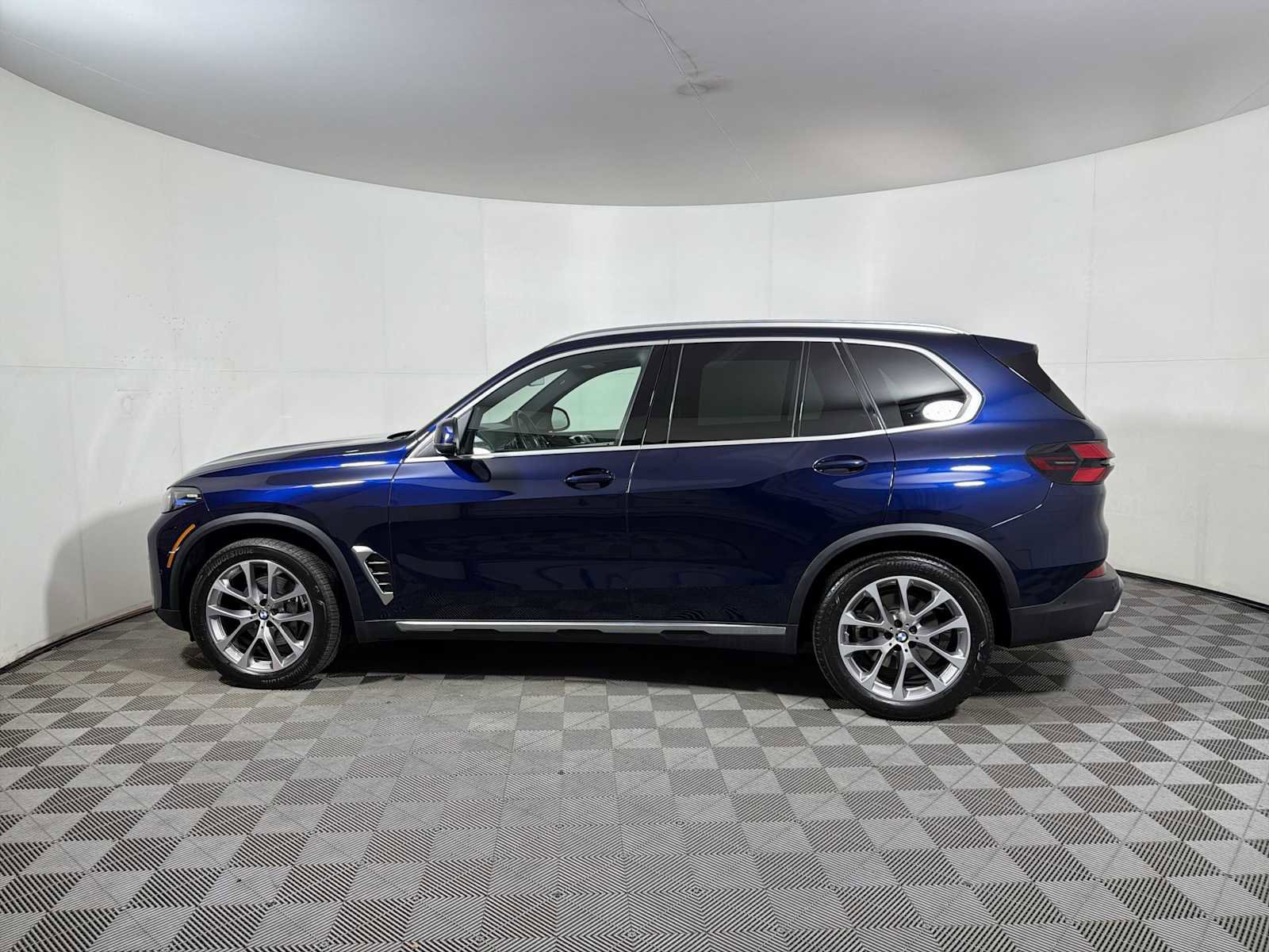 Certified 2024 BMW X5 xDrive40i w/ Premium Package image 4