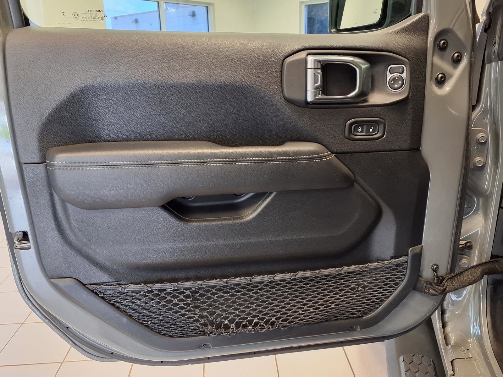 Used 2023 Jeep Wrangler Unlimited Sahara AWD/4WD image 23