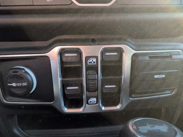 Used 2023 Jeep Wrangler Unlimited AWD/4WD image 23