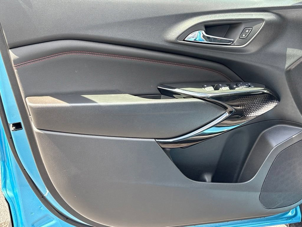 New 2026 Chevrolet Trax RS w/ Sunroof Package FWD image 13