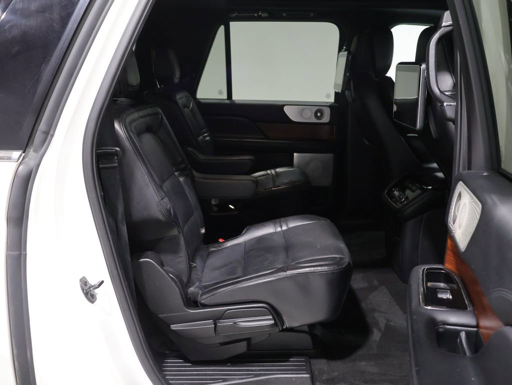 Used 2019 Lincoln Navigator L Reserve AWD/4WD image 19