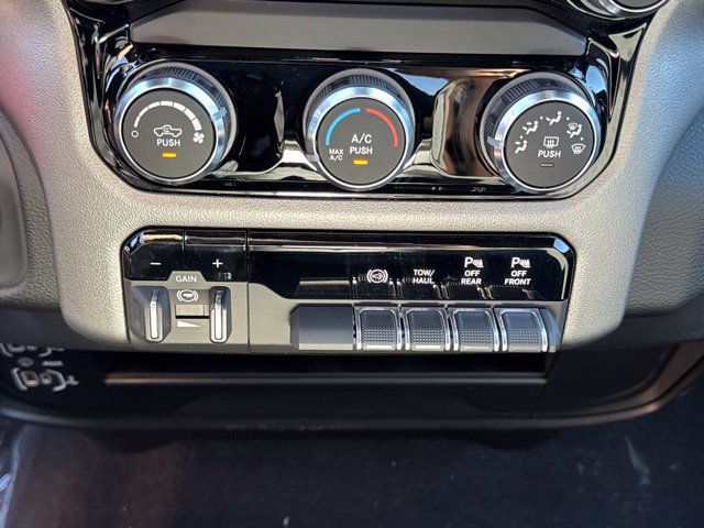 New 2027 RAM 3500 Big Horn AWD/4WD image 21
