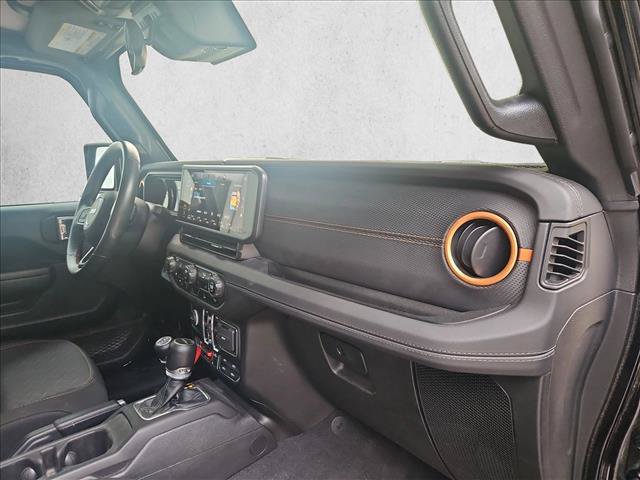 Used 2024 Jeep Gladiator Mojave AWD/4WD image 20