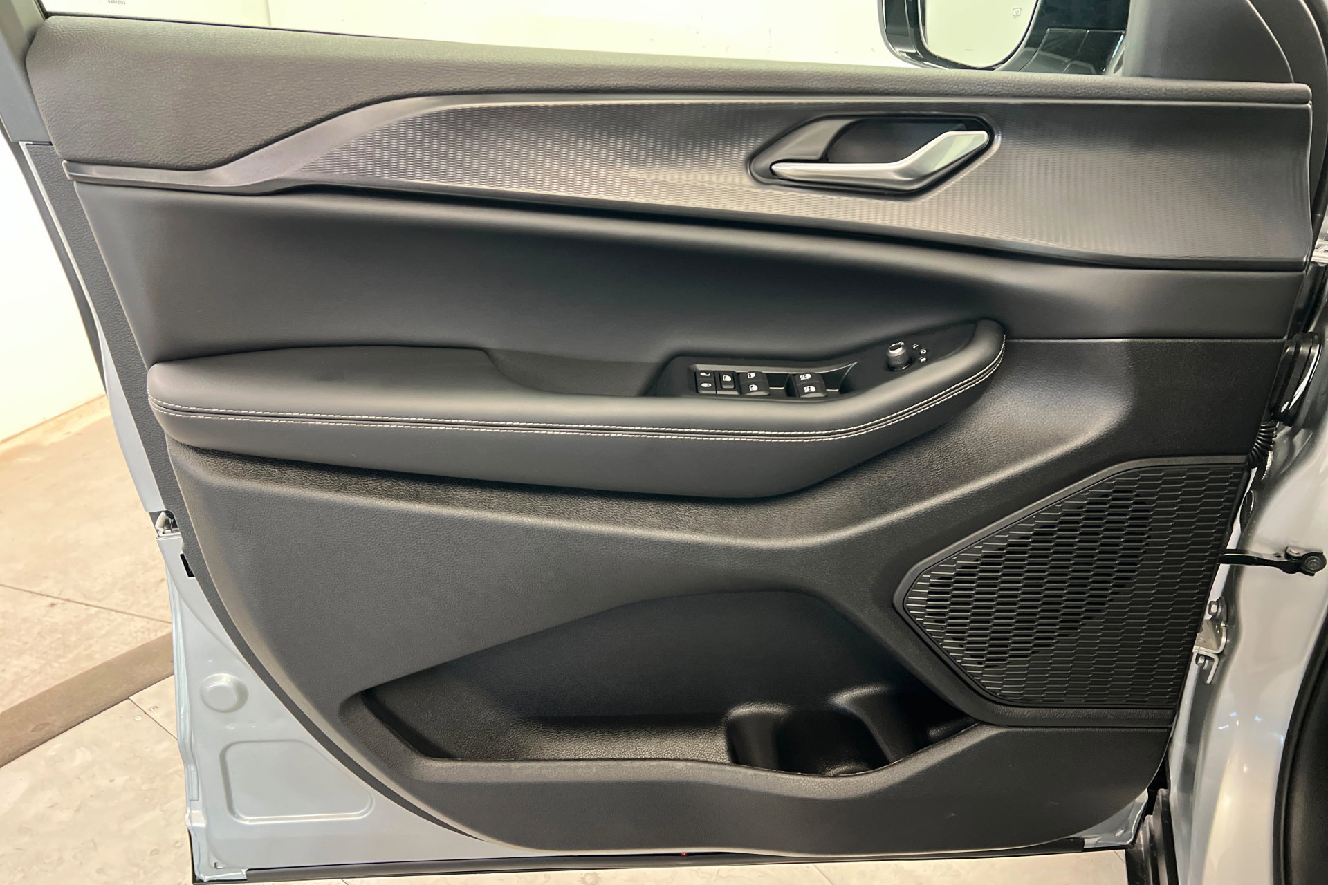 New 2025 Jeep Grand Cherokee 4WD image 14