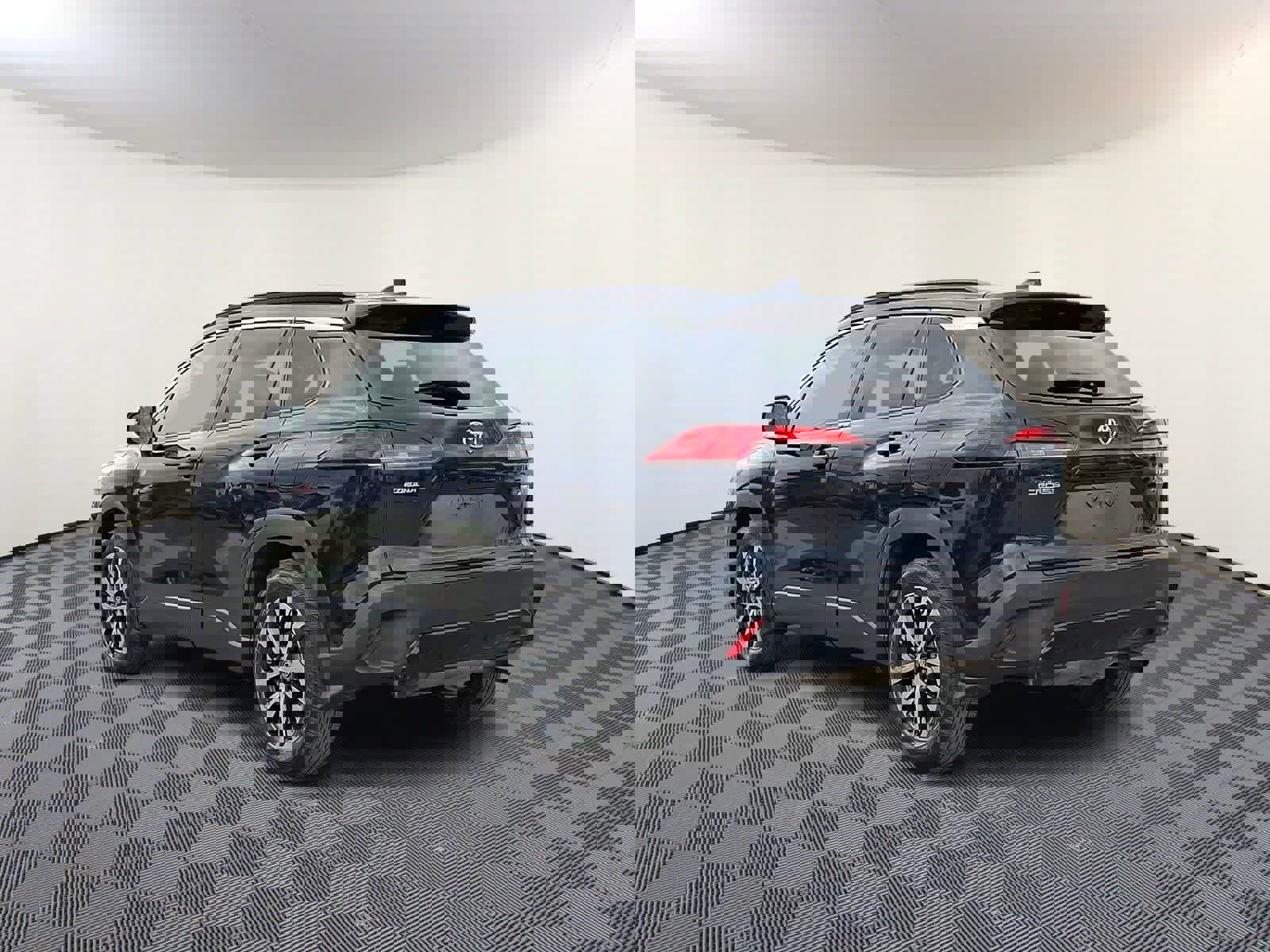 Certified 2022 Toyota Corolla Cross XLE w/ Convenience Package image 9