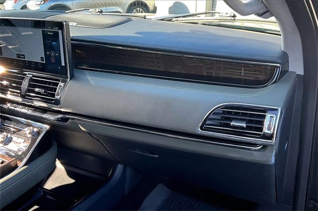 Used 2023 Lincoln Navigator L Black Label image 16