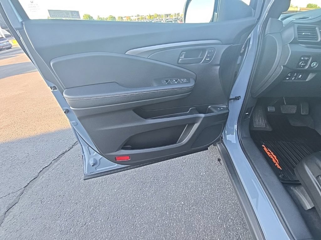 Certified 2023 Honda Passport TrailSport image 14