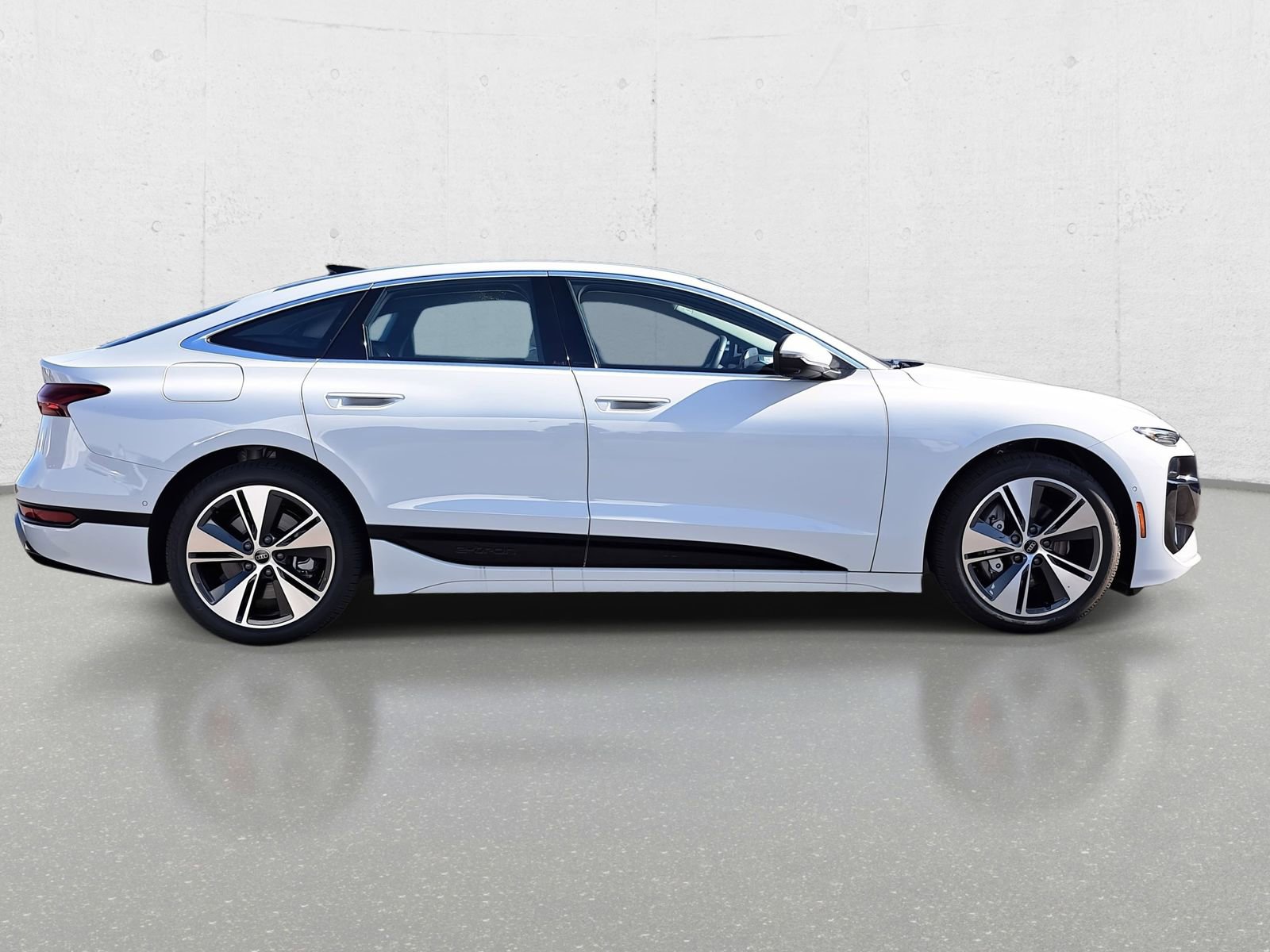 New 2025 Audi A6 e-tron Premium image 4