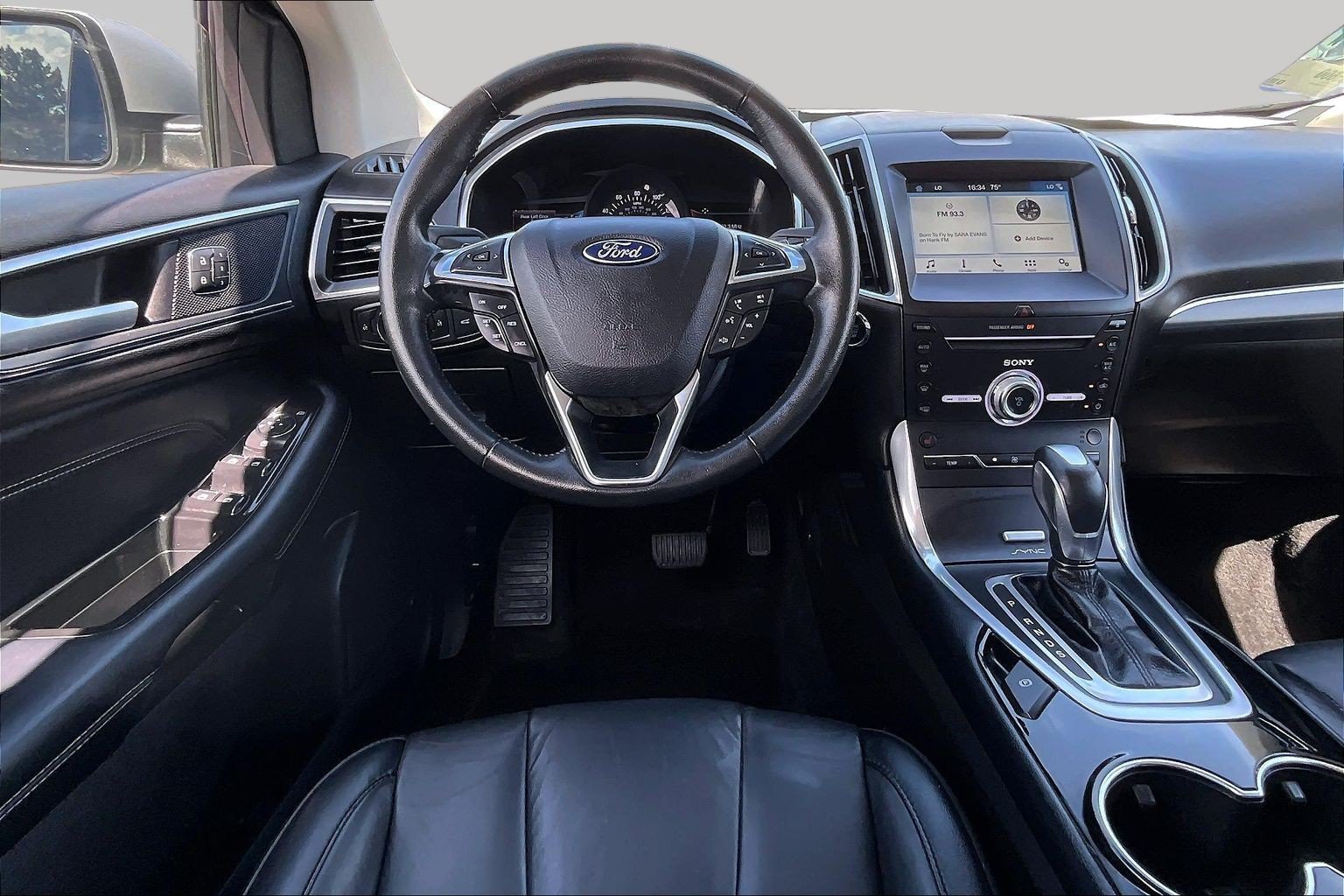 Used 2017 Ford Edge Titanium AWD/4WD image 5