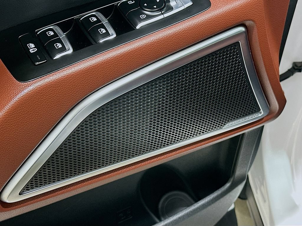 Used 2024 Kia Telluride SX w/ Towing Package FWD image 18