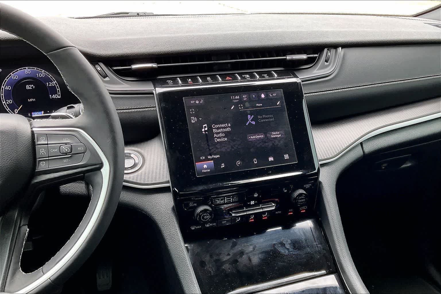 Used 2025 Jeep Grand Cherokee L Altitude RWD image 13