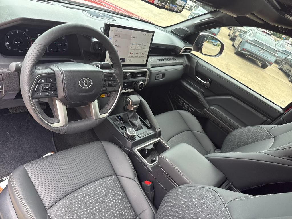Used 2025 Toyota Tacoma Limited AWD/4WD image 24