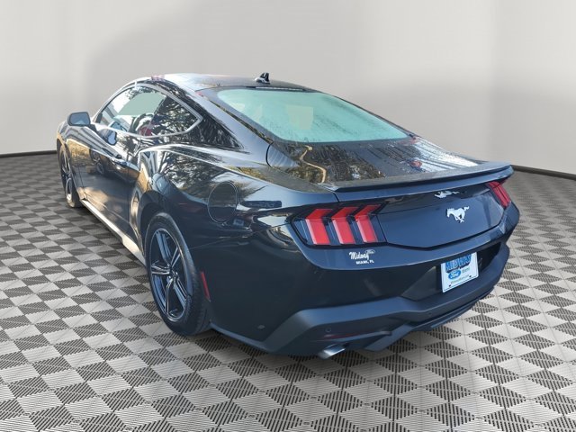 Used 2025 Ford Mustang Premium image 4