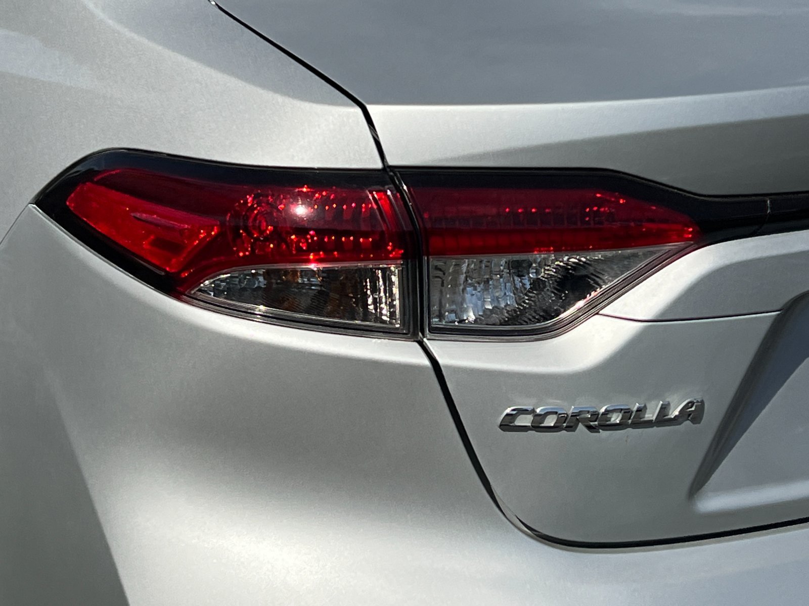 Used 2024 Toyota Corolla LE FWD image 25