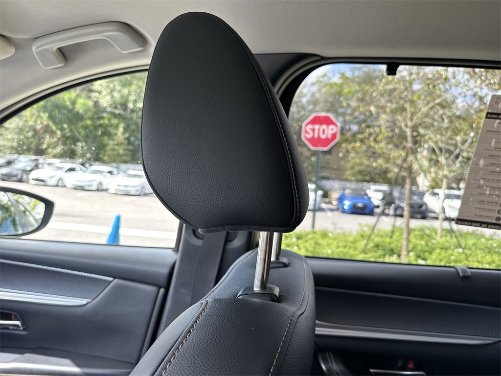 Certified 2025 MAZDA CX-70 3.3 Turbo w/ Preferred Package image 17