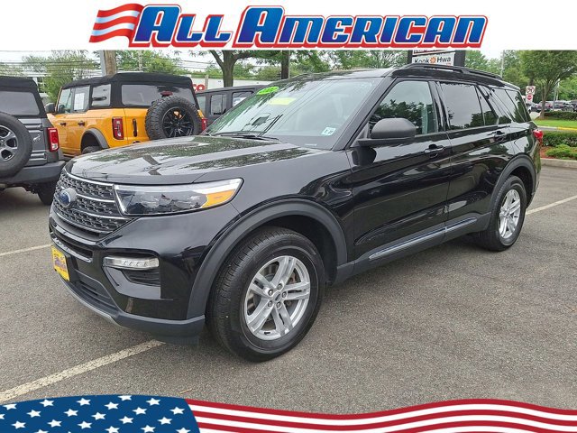 Certified 2022 Ford Explorer XLT w/ Equipment Group 202A image 1