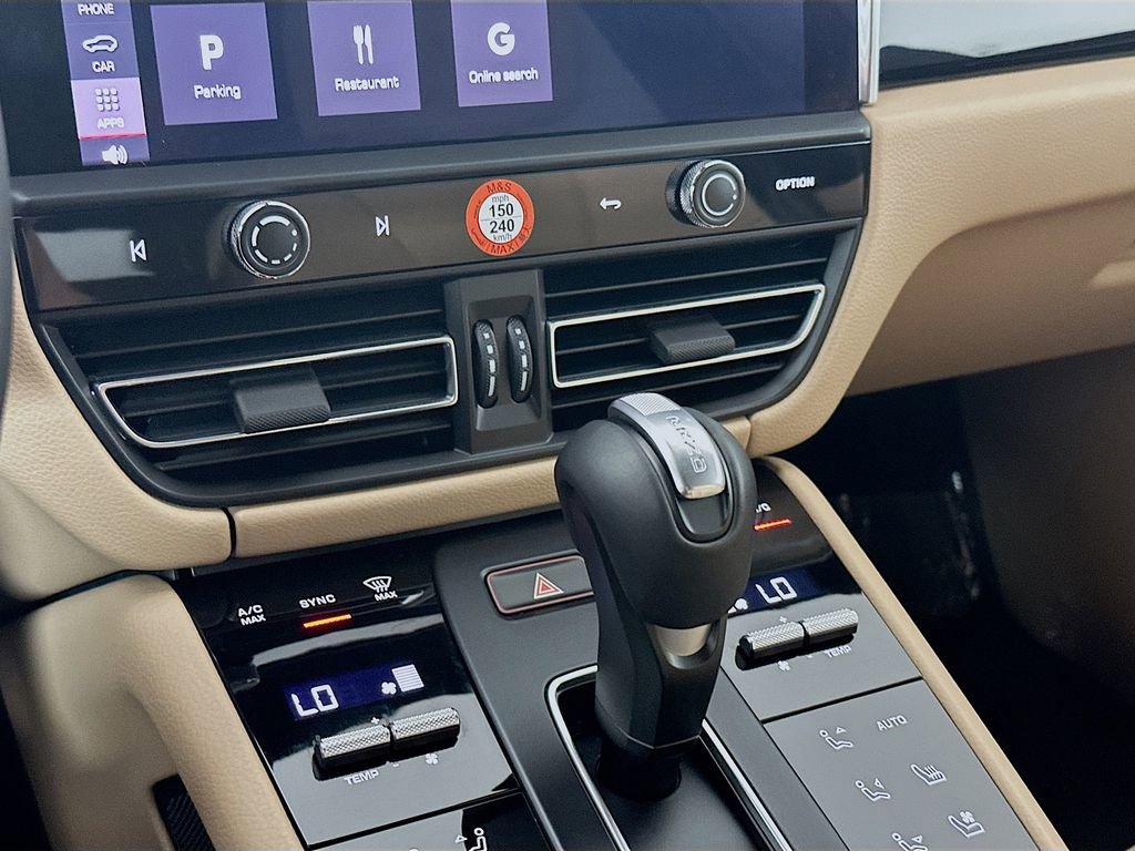 Certified 2026 Porsche Macan image 17