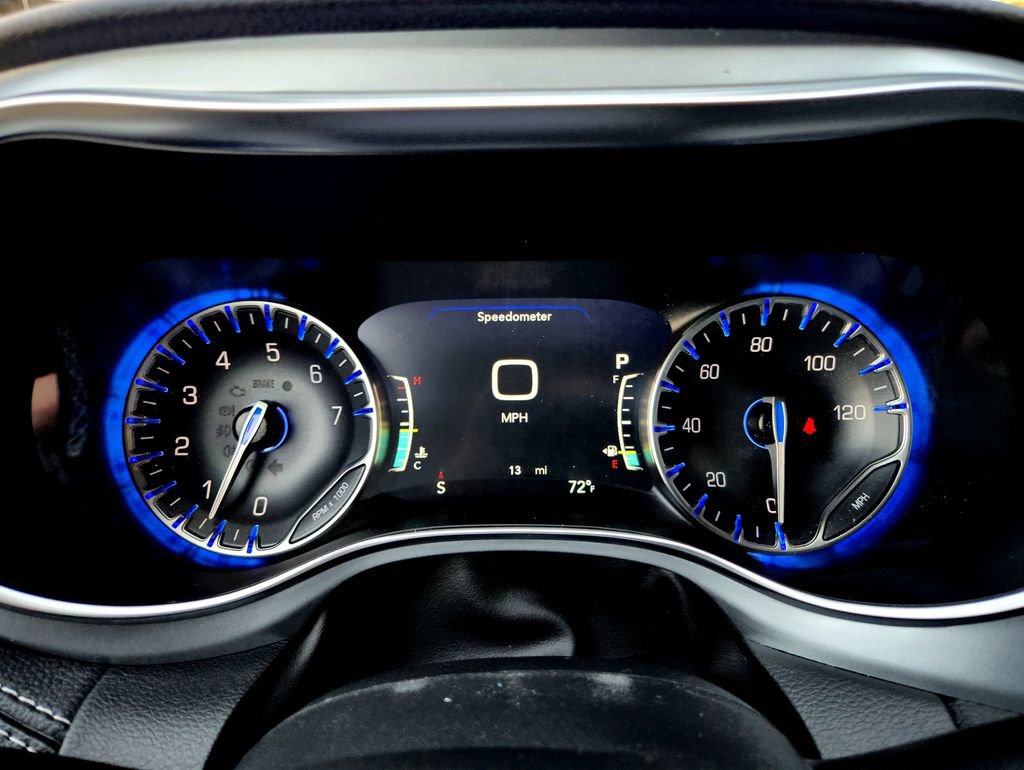 New 2026 Chrysler Pacifica Limited w/ Uconnect Theater Family Group image 14