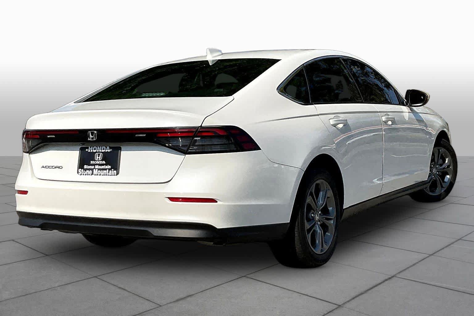 Used 2023 Honda Accord EX image 13