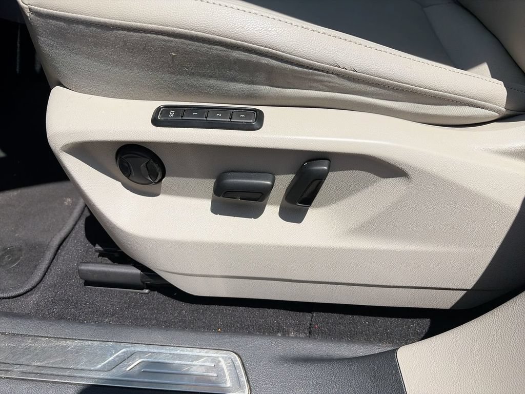 Used 2019 Volkswagen Atlas SEL FWD image 17