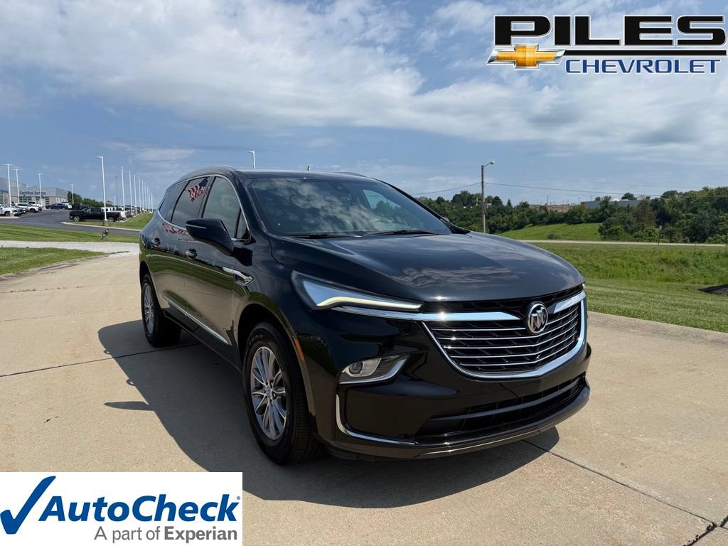 Used 2023 Buick Enclave Essence w/ Trailering Package, 5000 lbs. FWD video 1