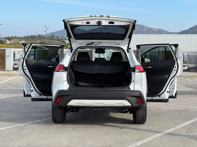 Used 2025 Toyota Corolla Cross XLE w/ Convenience Package FWD image 28