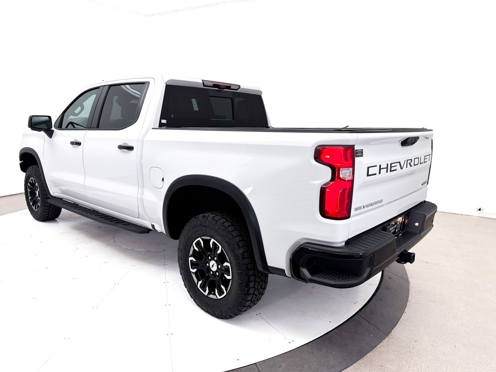 Used 2024 Chevrolet Silverado 1500 ZR2 w/ Technology Package AWD/4WD image 19