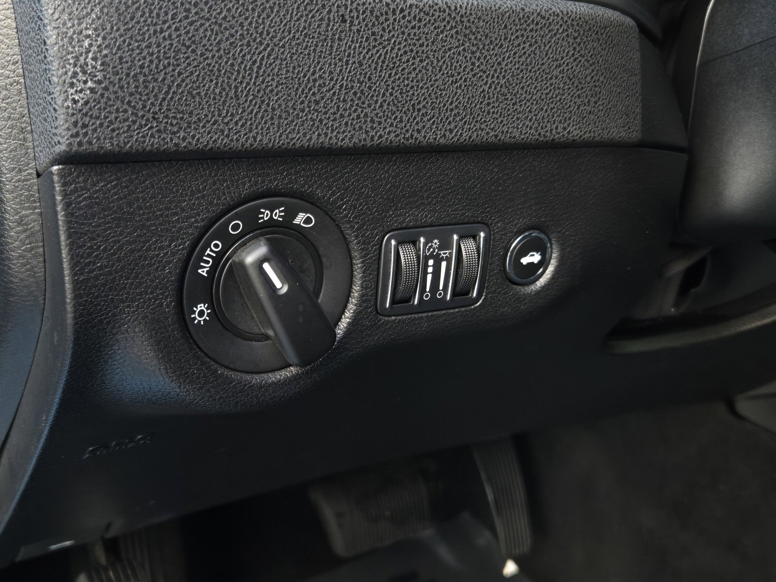 Used 2023 Dodge Charger SXT image 15