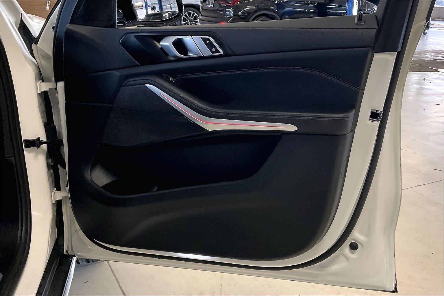 Used 2023 BMW X5 xDrive40i w/ Premium Package image 21