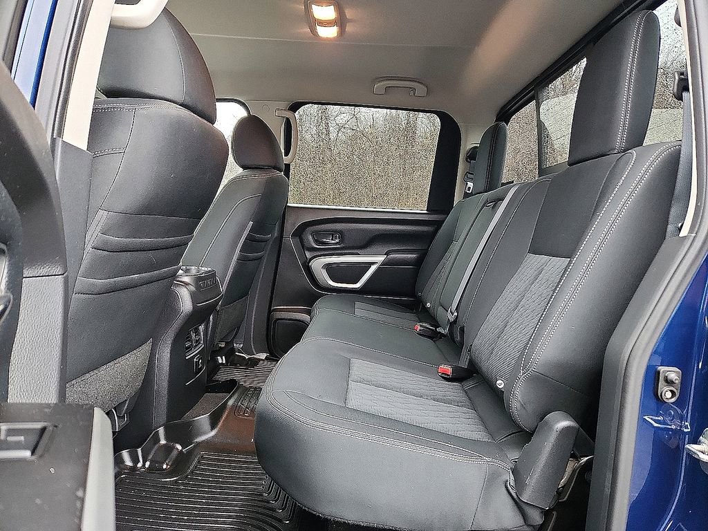 Certified 2018 Nissan Titan SV w/ SV Convenience Package image 11