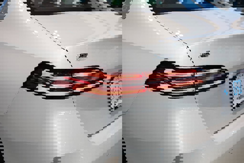 Used 2025 BMW 530i xDrive image 9