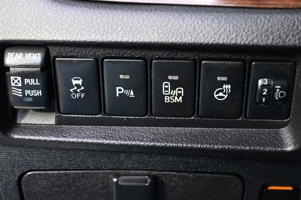 Used 2017 Toyota Sienna Limited Premium image 24