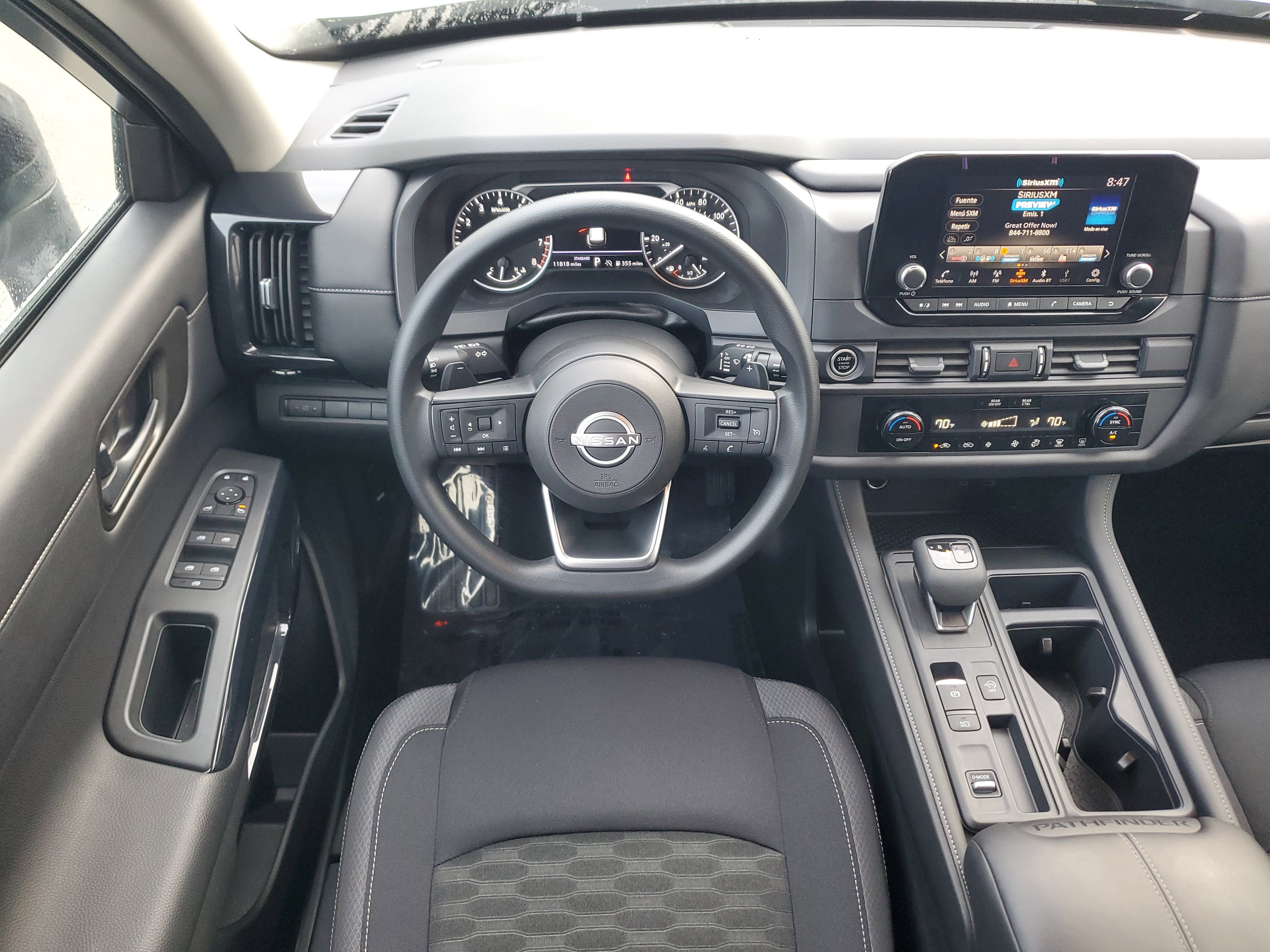 Used 2024 Nissan Pathfinder S image 15