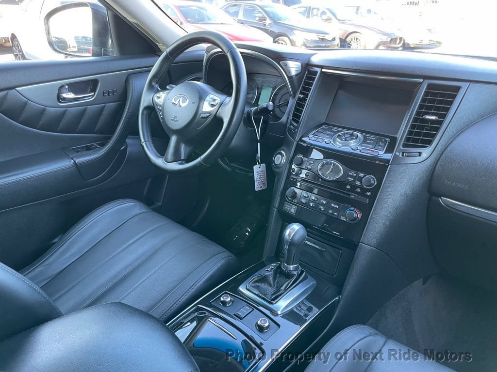 Used 2015 INFINITI QX70 AWD w/ Premium Package image 17