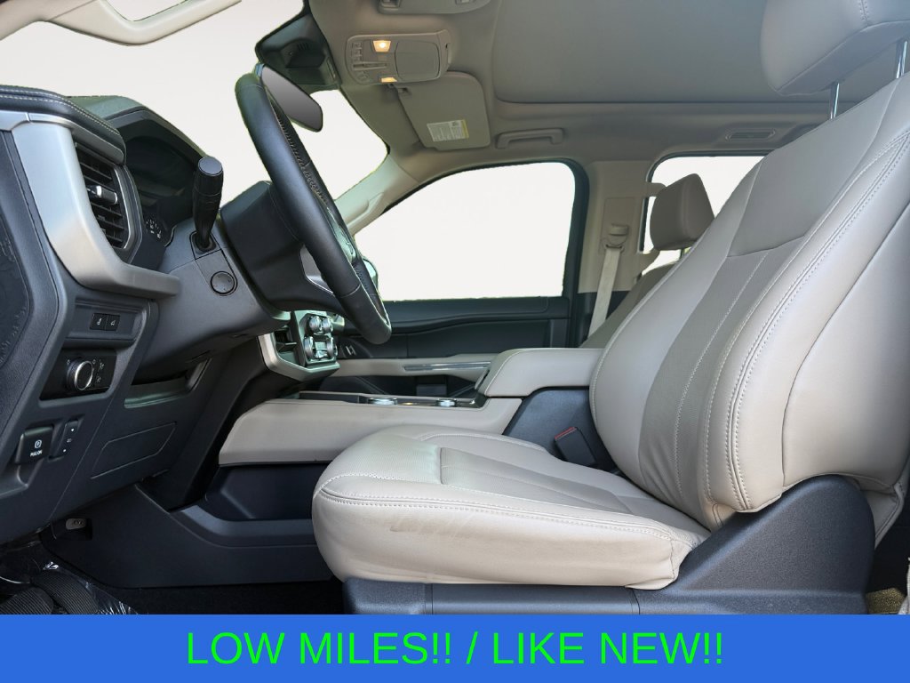 Used 2024 Ford Expedition XLT AWD/4WD image 9