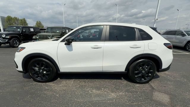 Used 2025 Honda HR-V Sport image 5