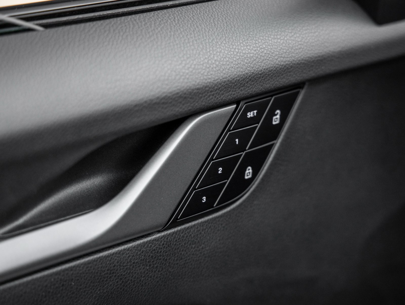 Certified 2024 Porsche 911 Carrera w/ Premium Package image 22