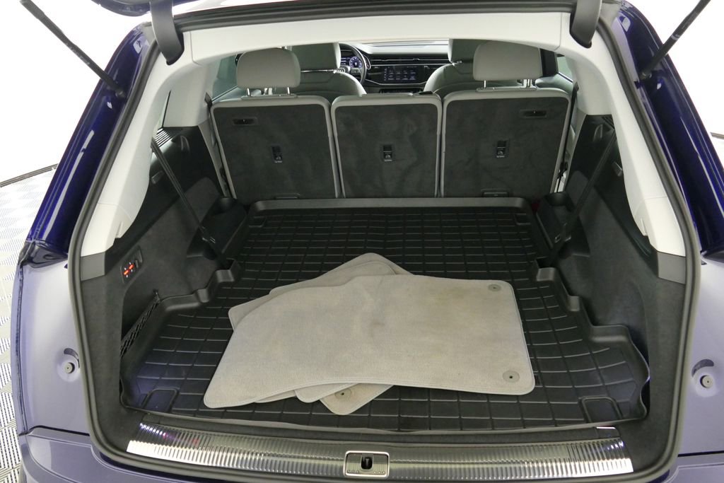 Used 2023 Audi Q7 3.0T Premium image 3
