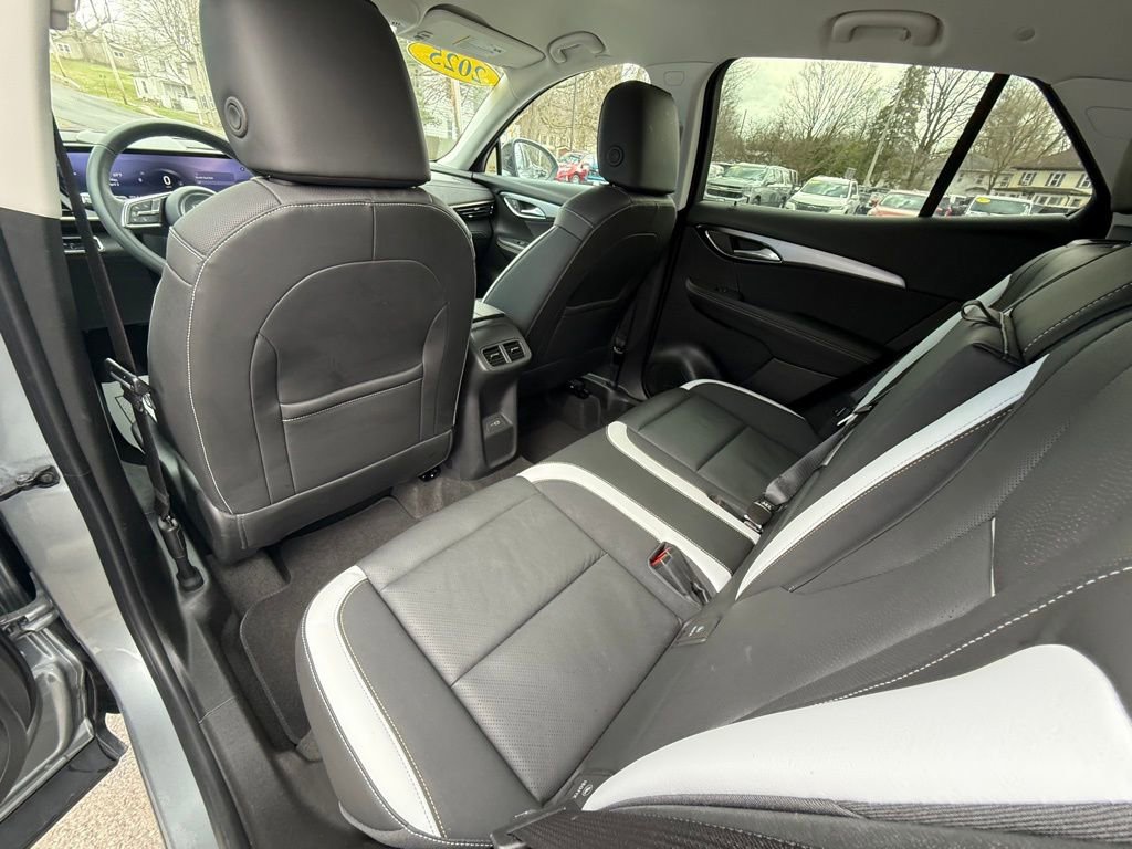 Used 2025 Buick Envision Sport Touring image 22
