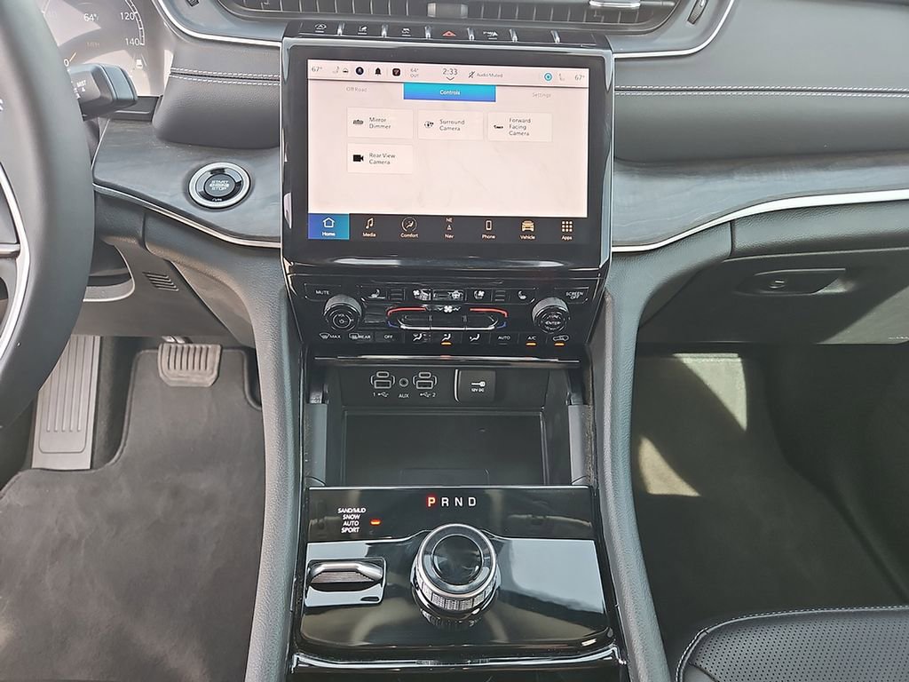 Used 2023 Jeep Grand Cherokee Limited w/ Luxury Tech Group II image 17